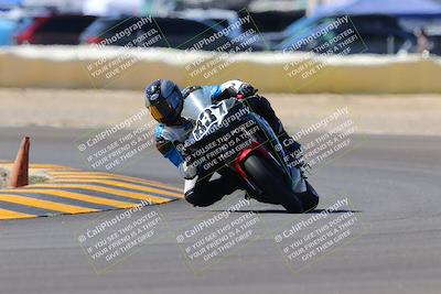 media/Oct-09-2022-SoCal Trackdays (Sun) [[95640aeeb6]]/Turn 2 (1110am)/